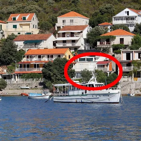Apartments By The Sea Brna, Korcula - 4425 * Smokvica (Korcula)