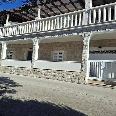 Apartment Apartments By The Sea Brna, Korcula - 4425 *